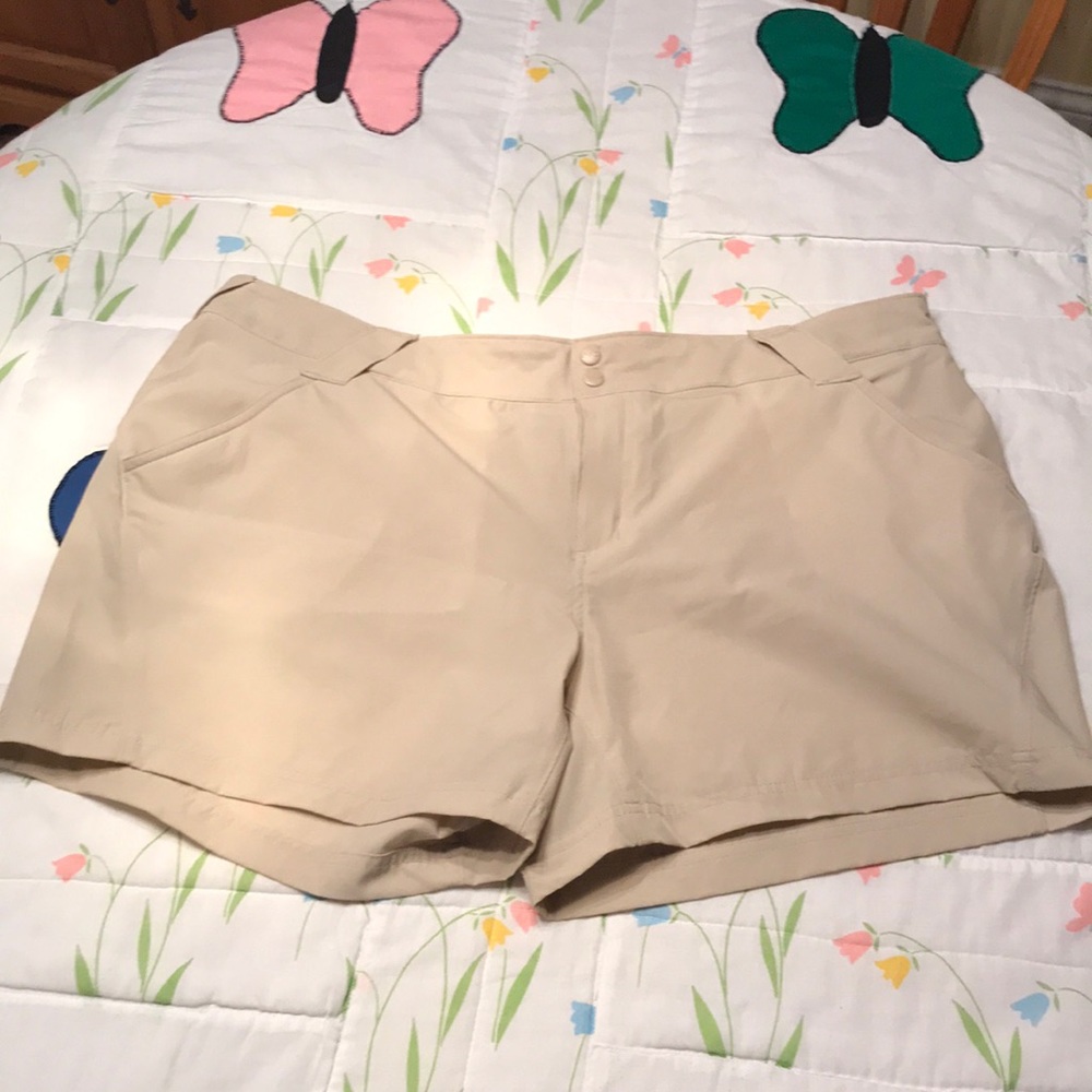 Columbia PFG shorts, size 18. Excellent Condition